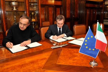 from left to right: Mr Sergio Marchione, CEO of Fiat and Mr Dario Scannapieco, Vice President of the EIB