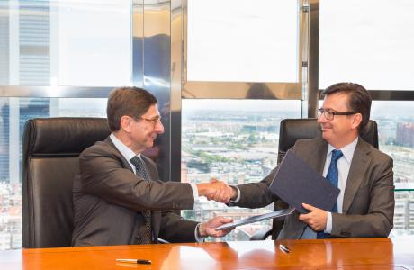 Mr José Ignacio Goirigolzarri, President of Bankia, and Mr Román Escolano, Vice-President of the EIB