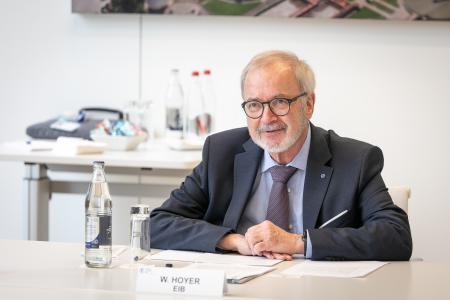 EIB, Luxembourg and Bangladesh join forces to combat coronavirus and boost country-wide Covid-19 immunization in Bangladesh - Luxembourg/Dhaka-based NGO Friendship contributes to the awareness on and roll-out of the nation-wide vaccination campaign.