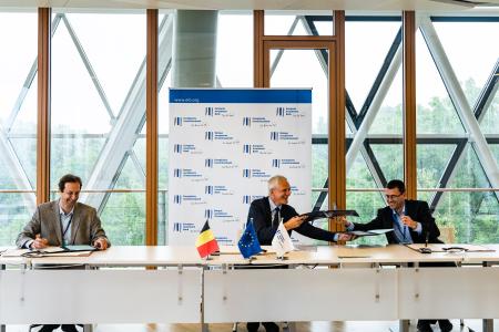 Inbiose signature with VP Peeters 