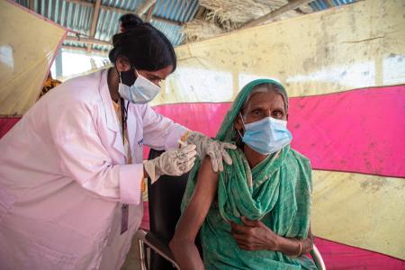 EIB, Luxembourg and Bangladesh join forces to combat coronavirus and boost country-wide Covid-19 immunization in Bangladesh - Luxembourg/Dhaka-based NGO Friendship contributes to the awareness on and roll-out of the nation-wide vaccination campaign.
