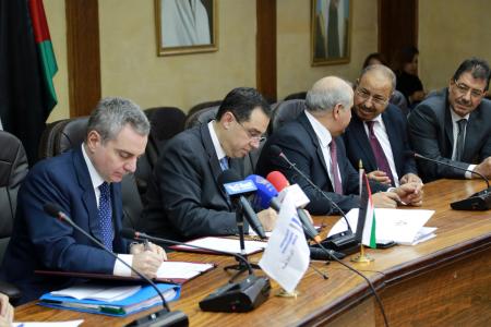 The EIB invests USD 126 million to improve drinking water availability and strengthen the electricity backbone network in Jordan