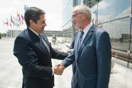 Mr Juan Orlando Hernández, President of the Republic of Honduras and Werner Hoyer, President of the EIB
