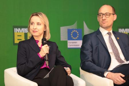  EIB Vice-President Teresa Czerwińska exchanged views with Vincent Van Peteghem, Belgium's minister of finance, and Jyrki Katainen, Finland's former prime minister and former vice-president of the European Commission