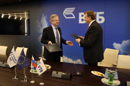 Mr Wilhelm Molterer, EIB Vice-President responsible for lending operations in Russia and Herbert Moos, Deputy Chairman and President of the Management Board, VTB Bank
