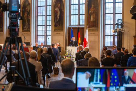 European Commission President Ursula von der Leyen presents the European Banker of the Year award to EIB President Werner Hoyer