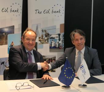 EIB Vice President Ambroise Fayolle agreeing EUR 10 million new financing for ENGIE Energy Access to support off-grid solar power for 640,900 people. 