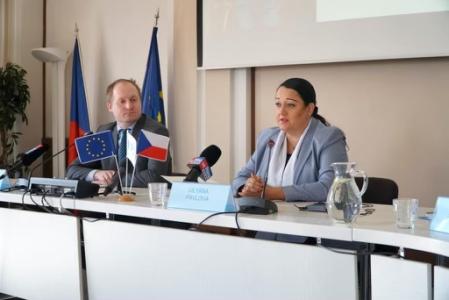 #G20Indonesia : EIB President Hoyer to continue as co-chair of the D20 Long-term Investors Club 