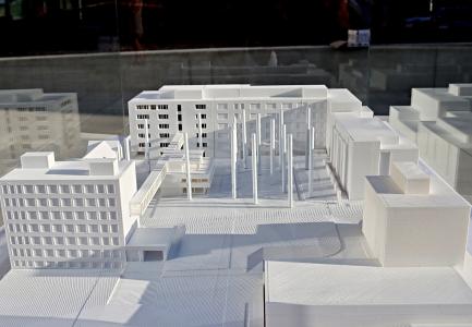 Czech Republic: EIB signs a CZK 1.3 billion loan with Central Bohemia Region to improve healthcare and other key infrastructures at #EURegionsWeek