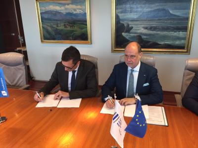From left to right: Mr Hörður Arnarson, CEO of Landsvirkjun and Vice-President Cristian Popa, responsible for EIB-operations EFTA-countries.