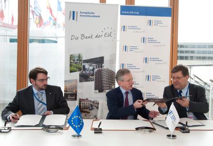 Peter Gal, Managing Director, Railway Operations, Wilhelm Molterer, Vice President of the EIB and Adolf Scheuchenpflug Managing Director, CFO