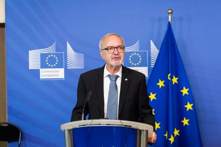 EIB and European Commission sign an Agreement to enable further investments worldwide