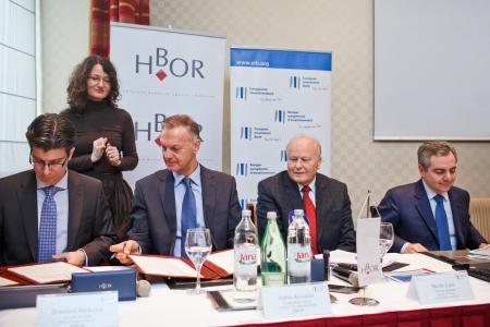 From left seated:Branimír Berkovič, HBOR, Senior Director,Anton Kovačev, President of the Managing Board of HBORSlavko Linič, Minister of Finance of the Republic of Croatia and Dario Scannapieco, Vice President of the EIB