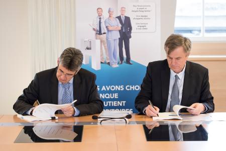 Le Vice-Président français de la BEI, Philippe de Fontaine Vive et Rémy Weber, Président du Directoire de La Banque Postale