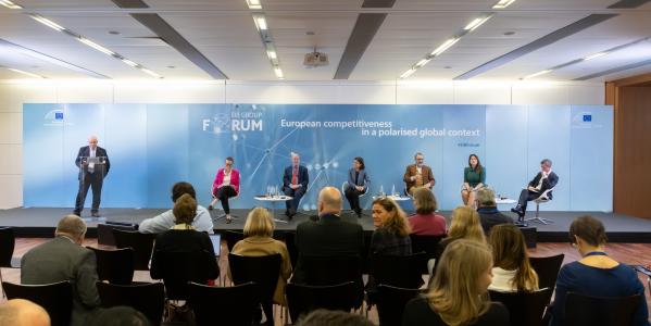 Generic view of the panel on 