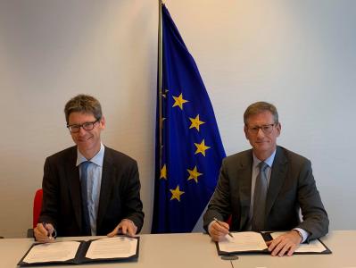 Maarten Verwey, Director-General of the European Commission's Structural Reform Support Service and Simon Barnes, Director of the European Investment Bank’s (EIB) Advisory Services Department