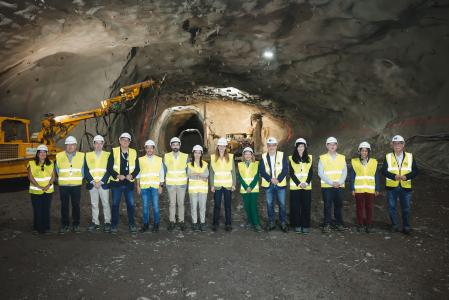 La presidenta del Grupo BEI, Nadia Calviño, y la vicepresidenta tercera del gobierno y ministra para la Transición Ecológica y Reto Demográfico, Sara Aagesen, visitan las obras de la central hidroeléctrica de Salto de Chira que ejecuta Red Eléctrica, clave para la seguridad del suministro en Canarias 