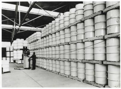 Construction of a chemical factory in Pont-de-Claix, France, resulting from a Franco-German cooperation
