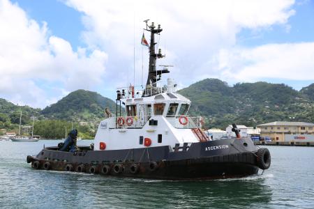 During this ceremony, agreements were signed between the European Investment Bank, the European Union and the Seychelles Ports Authority to finance the rehabilitation and expansion of the commercial part of the Port Victoria harbour
