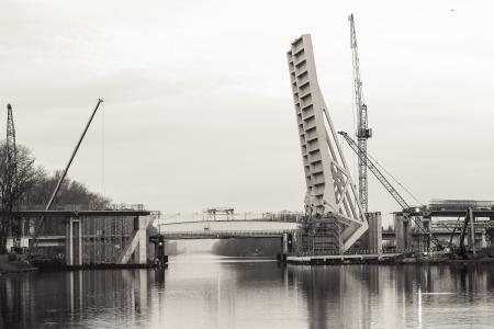Construction of motorway linking port of Zeebrugge to E40 to Ghent and E34 to Antwerp
