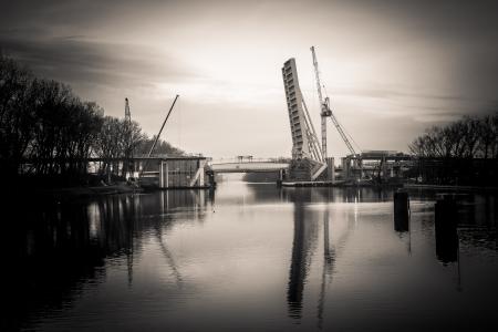 Construction of motorway linking port of Zeebrugge to E40 to Ghent and E34 to Antwerp
