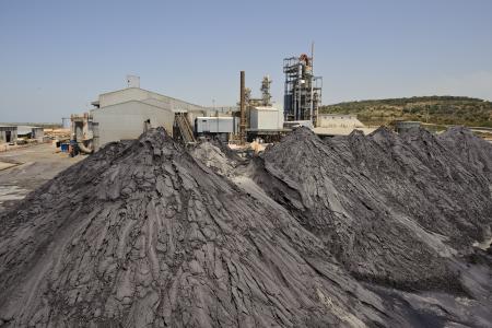 Expansion of a heavy mineral mine located in the north east coast of Mozambique
