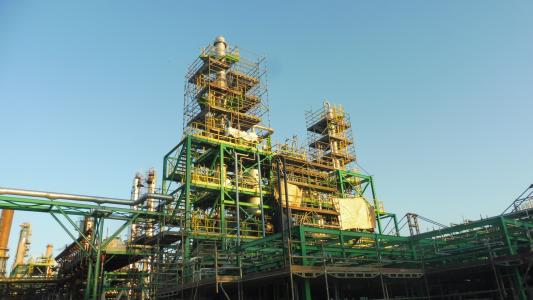 The project consists of the implementation of waste recovery and revalorization facilities for the processing of shipboard liquid waste (slops) as part of the port infrastructure of Antwerp and Marseille. The technology installed will essentially perform hydrocarbon waste reprocessing, transforming collected slops into fuels and light bitumen that can be sold on the market replacing products obtained from the refining of crude oil.
