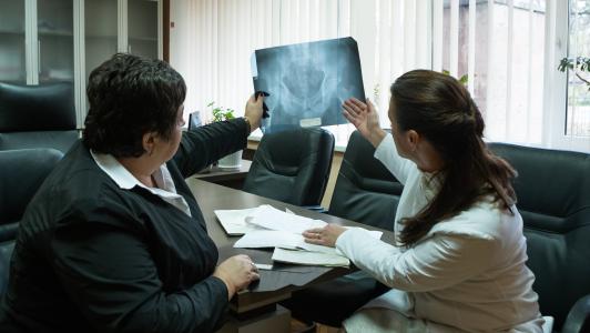 The Ukraine Early Recovery loan focuses on investments in the Ukraine Government-controlled Donetsk and Luhansk Regions and the surrounding areas of Kharkiv, Dnipropetrovsk and Zaporizhzhia. It will back undertakings to re-establish and improve public service delivery of water and sanitation, electricity, and heating. It also covers repairs to roads and railways and the reconstruction of destroyed bridges and the refurbishment of damaged public buildings, including administrative buildings, schools, health centres and hospitals, postal services, and other social infrastructure.
