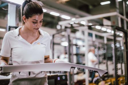 EIB and CIE Automotive sign €36 million loan for research and development in advanced technologies for the European automotive sector
