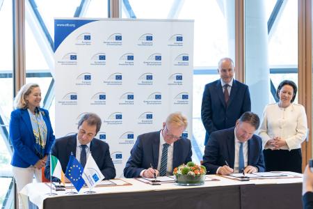 Taoiseach visits EIB and welcomes EUR 300 million backing for Irish water investment