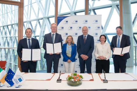 Taoiseach visits EIB and welcomes EUR 300 million backing for Irish water investment