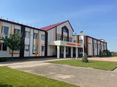 Ukrainian school outside Kyiv starts new academic year after EU-backed renovation