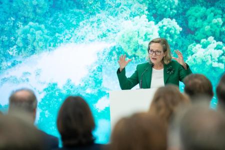 EIB and Luxembourg Stock Exchange mark €100 billion milestone in sustainability funding