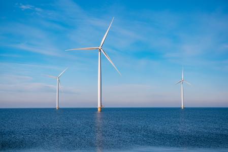 With €600 million loan, EIB is the main financier behind new offshore wind farm in Poland