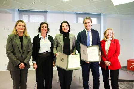 La presidenta del Banco Europeo de Inversiones, Nadia Calviño, visita Barcelona, participa en el BIST Forum 2026 y asiste a la firma de un préstamo para infraestructuras sociales