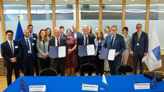 EU and EIB to boost businesses in partner countries through €1.3 billion financing