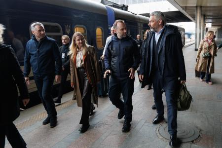EIB Vice-President Karl Nehammer visits Ukraine to bolster recovery and development efforts