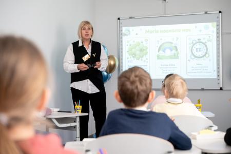 Ukrainian primary school in Hostomel reopens with EU support