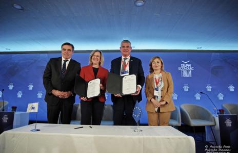 The European Investment Bank (EIB) and the National Bank of Greece (NBG) have signed a first tranche of €100 million under a €200 million approved financing program to support investments in the agriculture and bioeconomy sectors across Greece. The first tranche of €100 million was signed on 28 January 2026, marking the launch of an initiative aimed at strengthening investment across the agricultural value chain nationwide.