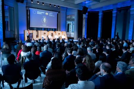 El Grupo BEI celebra cuatro décadas de prosperidad compartida España-UE y el impacto positivo de la financiación europea en la vida de millones de personas