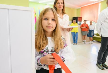 Ukraine: School in Poltava Oblast reopens after extensive repairs thanks to EU support 