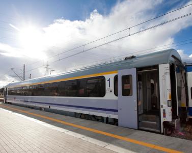 EUR 186 million for the replacement and modernisation of passenger trains and locomotives for inter-urban passenger services in Poland