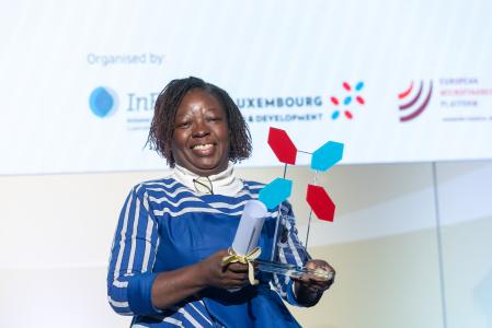 The €100,000 European Microfinance Award 2023 on ‘Inclusive Finance for Food Security & Nutrition' highlights organisations working in financial inclusion that aim to safeguard access to quality and affordable food for vulnerable populations and to increase resilience of sustainable food systems. It was awarded to Yikri from BURKINA Faso during a ceremony organised at the EIB on 16 November 2023.