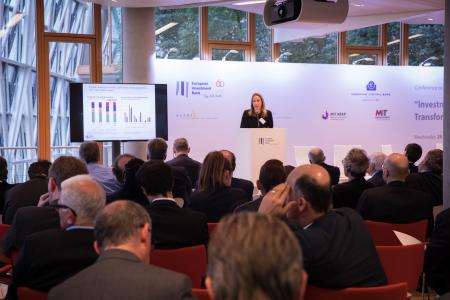 The EIB host a series of days of ECON Conference in Investment, Technological Transformation and skills. First Panel with Debora Revoltella, Director of EIB's Economics Department; Pier Carlo Padoan, Former Finance Minister of Italy; and Jonathan Haskel, Professor of Economics, Imperial College London.