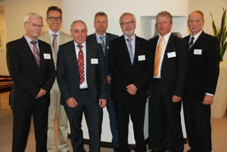 From left to right:von links nach rechts:Dr. Thomas Geyer (SPNV Nord),Dr. Joachim Streit (SPNV Nord),Burkhard Bastisch (NWL),Heiko Sedlaczek (NVR),Dr. Werner Hoyer (EIB),Martin Husmann (VRR),Christian Manz (NWL)