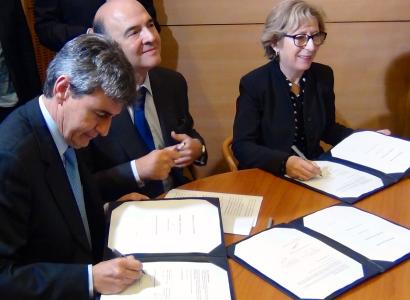 Mr Philippe de Fontaine Vive, Vice President of EIB, Mr Pierre Moscovici, minister of Economy and Finance and Ms Geneviève Fioraso, minister of Higher Education and Research