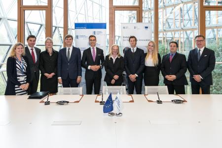 Quasi-equity operation to support, under InnovFin, a Danish pharmaceutical company primarily focused on the development of new antibiotics for the treatment of resistant bacteria; Alexander Stubb, EIB Vice-President; Felicitas Riedl, EIB Head of Division; Rasmus Toft-Kehler, Chief Executive Officer, AntibioTx; Morten Sommer, Chief Scientific Officer, AntibioTx