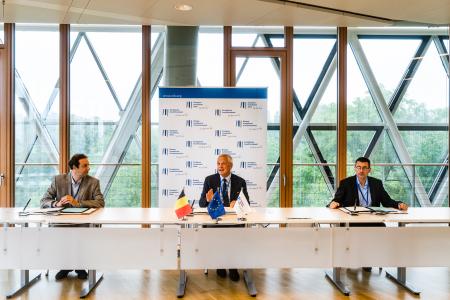 Inbiose signature with VP Peeters 