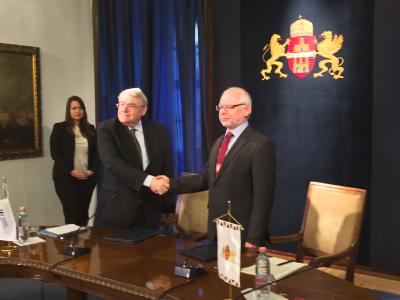from left to right: Mr László Baranyay, EIB Vice-President, and Mr Gábor Bagdy, Budapest Deputy Mayor