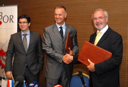 Branimir Berkovic - Senior Executive Director, Croatian Bank for Reconstruction and DevelopmentAnton Kovacev – President of the Managing Board, Croatian Bank for Reconstruction and DevelopmentMr Werner Hoyer, President of the EIB